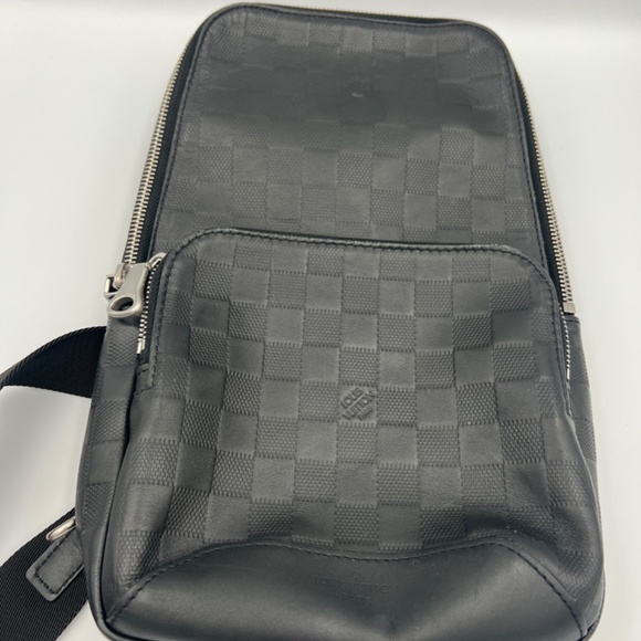 LV Avenue Slingbag preloved - Picture 4 of 13